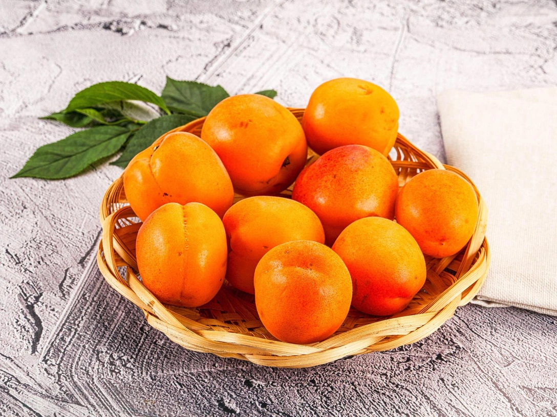 Вопросы читателей: как отличить спелые абрикосы на вид | Источник: Legion Media