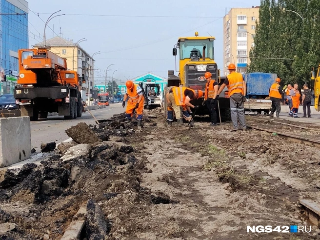 Полностью движение по проспекту Ленина не закрыли, но частично ограничили | Источник: Александр Левчук / NGS42.RU
