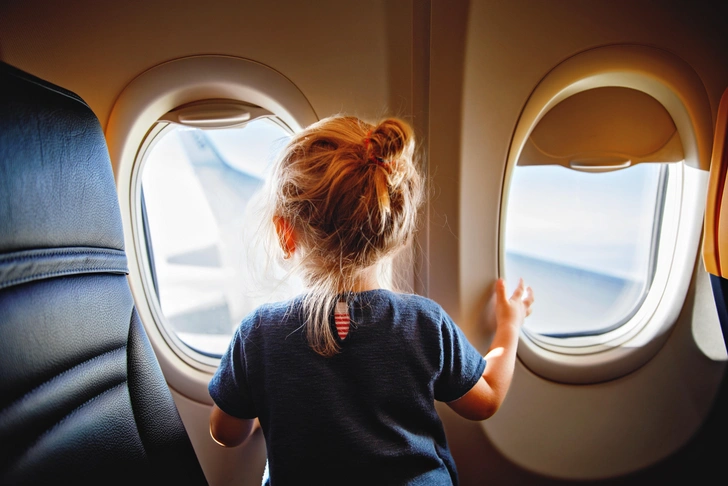Опасно для здоровья: 2 вещи, которые ни в коем случае нельзя делать в самолете | Источник: Shutterstock