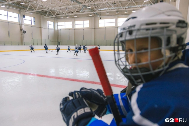 Тренировочную площадку внутри нового Дворца спорта уже обкатывают будущие чемпионы | Источник: Роман Данилкин