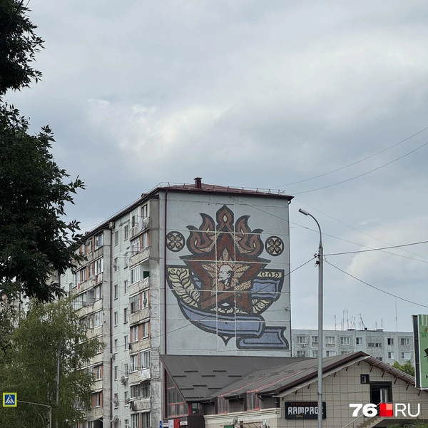 В городе много местных магазинов | Источник: Артем