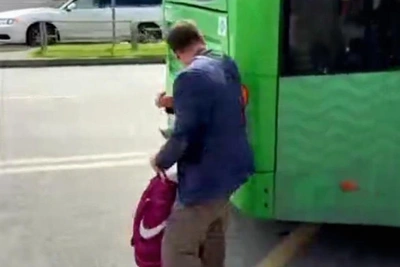 «Люди реально злые»: пассажир избил автобус в Екатеринбурге