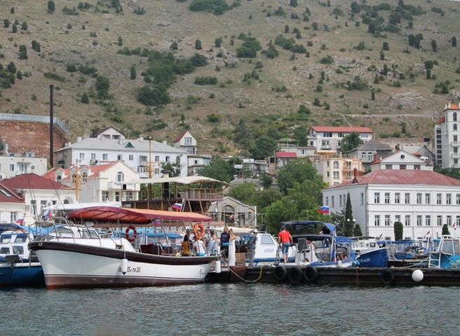 В Крыму два дома получили повреждения при падении сбитого БПЛА | ya62.ru