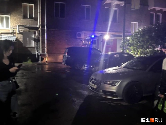 Пожар произошел около часа ночи, когда все спали | Источник: читатель E1.RU
