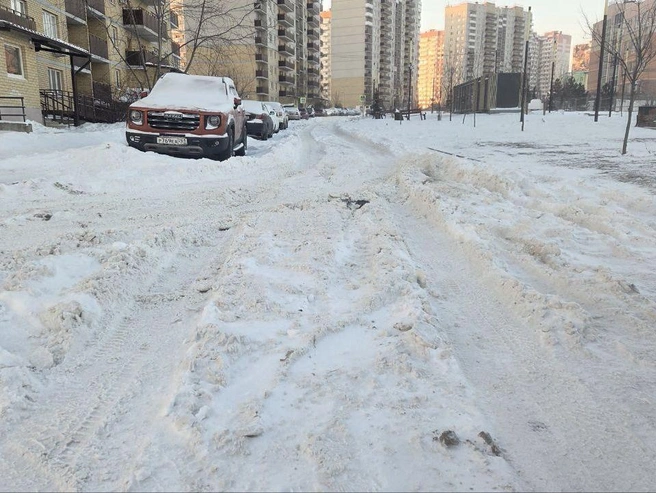 Суворовский микрорайон: улицы и дворы занесены снегом | Источник: читатель 161.RU