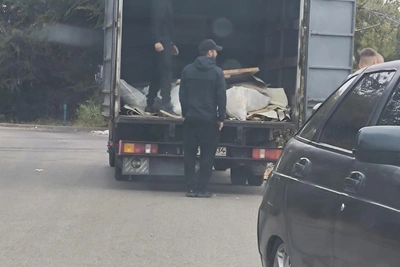В Волгограде сняли сброс мусора у поликлиники