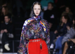 Как носить все лучшее сразу, или новая глава в ugly-моде на показе Balenciaga FW18-19