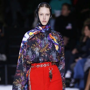 Как носить все лучшее сразу, или новая глава в ugly-моде на показе Balenciaga FW18-19