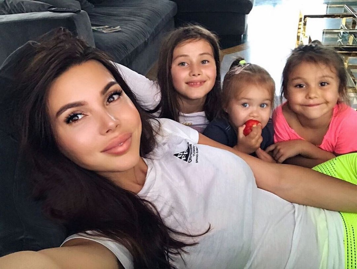 «Хорошо, что у меня есть дети»: Оксана Самойлова впервые вышла на связь после скандала с Джиганом
