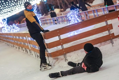 Surgeon: Parents' inattention leads to winter injuries on slides and rinks