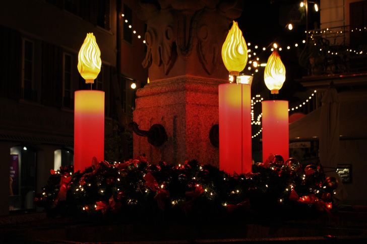 Вот-вот прилетит Санта: 5 вариантов зимней подсветки, которая превратит ваш сад в сказку