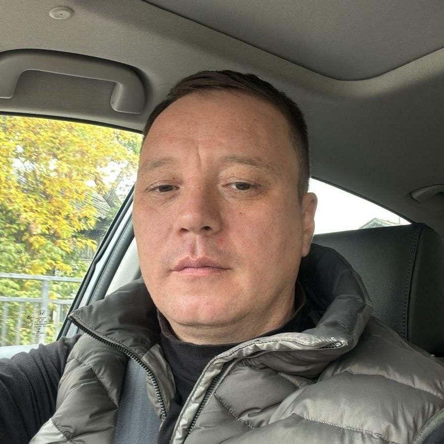 <p>Денис Малых</p>