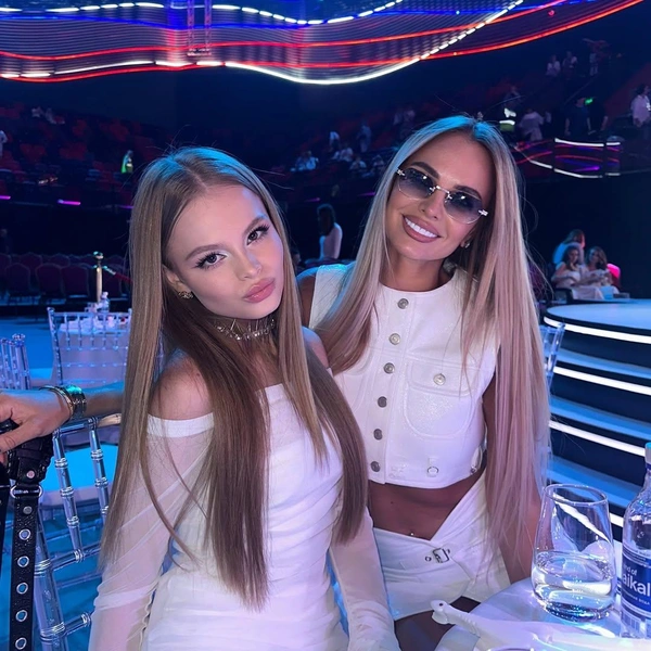 Милана Стар с мамой Ириной Маирко | www.starhit.ru