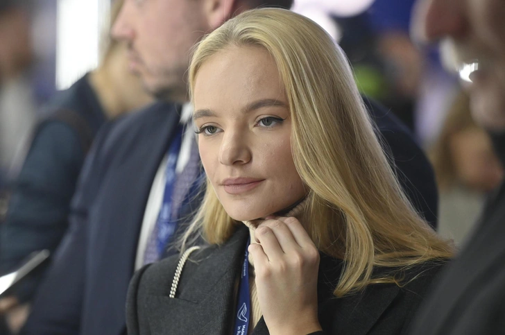 Лиза Пескова | www.starhit.ru