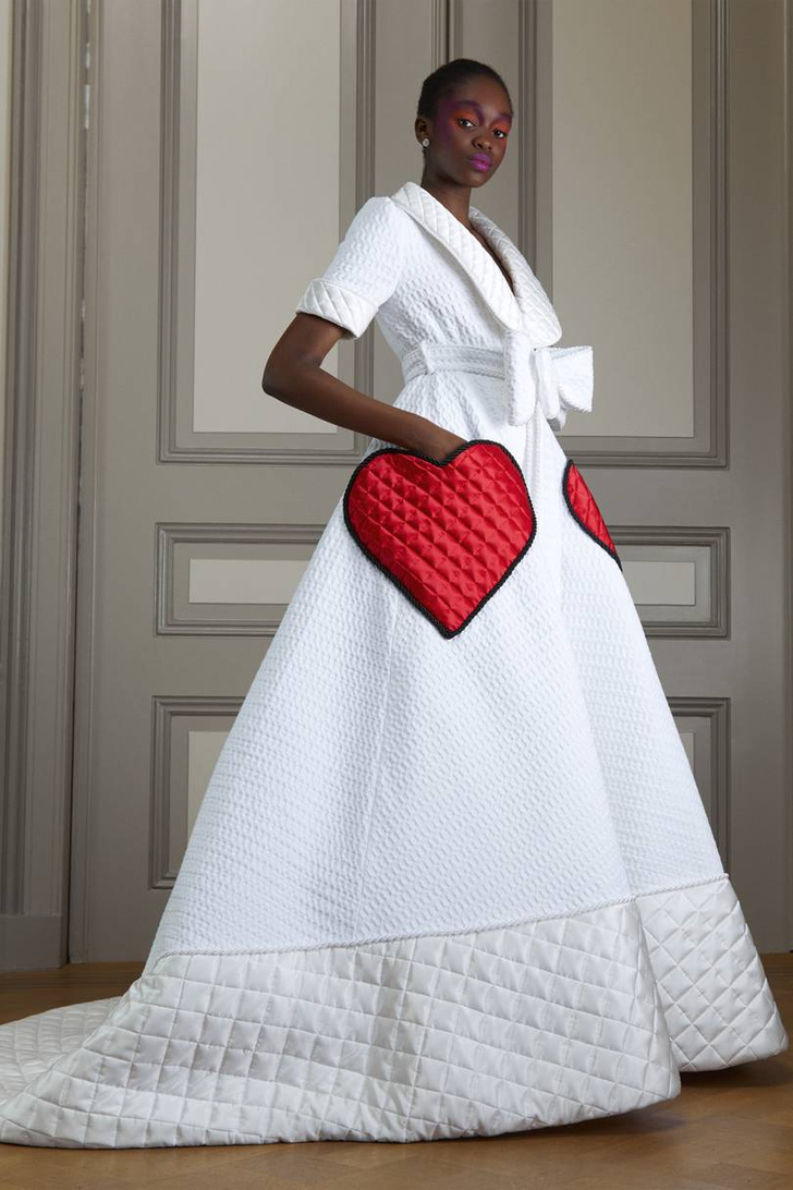 Viktor & Rolf показали в своей кутюрной коллекции, как выглядят любовь, смятение и грусть