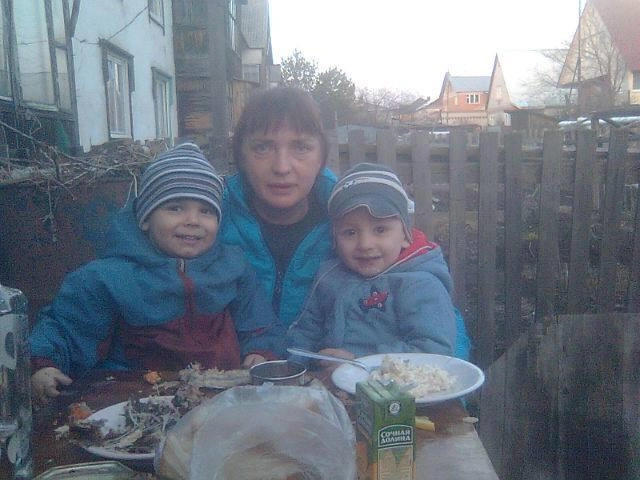 Татьяна с маленькими детьми  | Источник: предоставлено Татьяной Шестаковой 