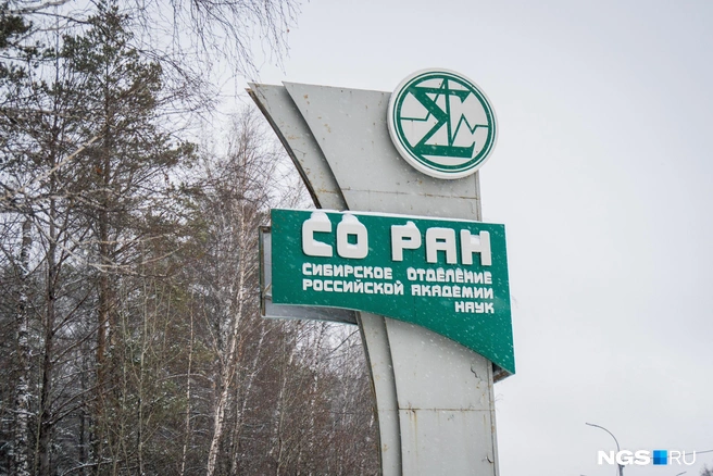 Депутаты, которые раньше занимались ЖКХ, считают, что износ коммуникаций на самом деле выше по всему городу | Источник: Александр Ощепков / NGS.RU