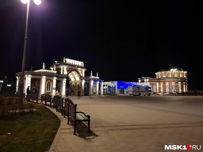 Показываем, что происходит у парка «Царицыно» после сообщений об угрозе теракта | Источник: корреспондент MSK1.RU