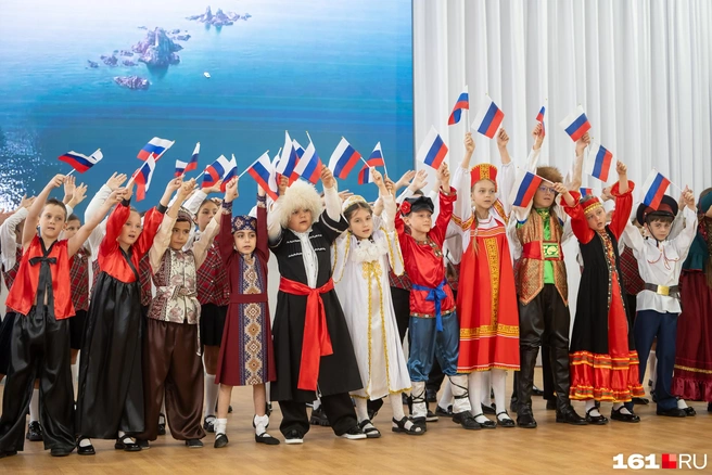 Танец, посвященный дружбе народов России | Источник: Евгений Вдовин / 161.RU