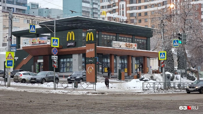 В Самаре в зону строительства метро попал ресторан «Макдоналдс» - 11 января  2022 - 63.ру