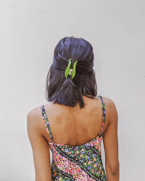 Удобно и красиво: 10 летних причесок для коротких волос