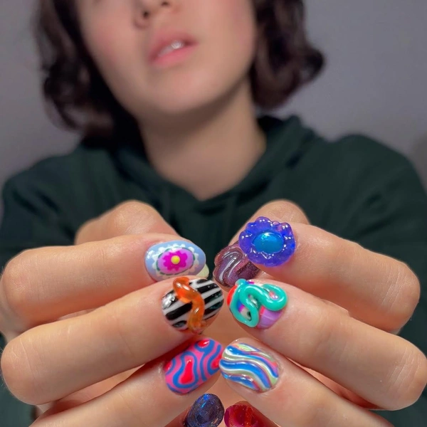 Источник: соцсети claradehuevo.nailart