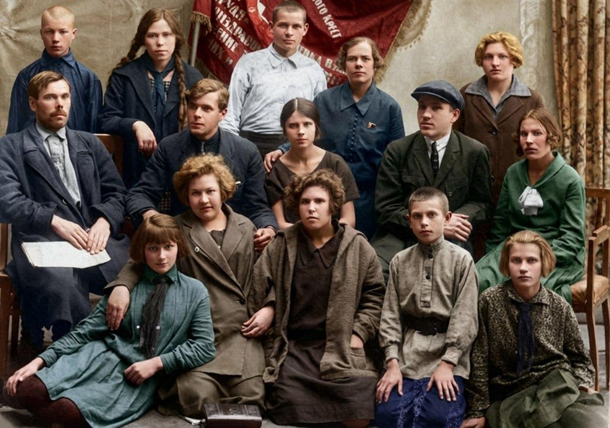 Комсомольская ячейка Железнодорожной больницы Самары. 1927 год | Источник: фотофонд Самарского госархива социально-политической истории