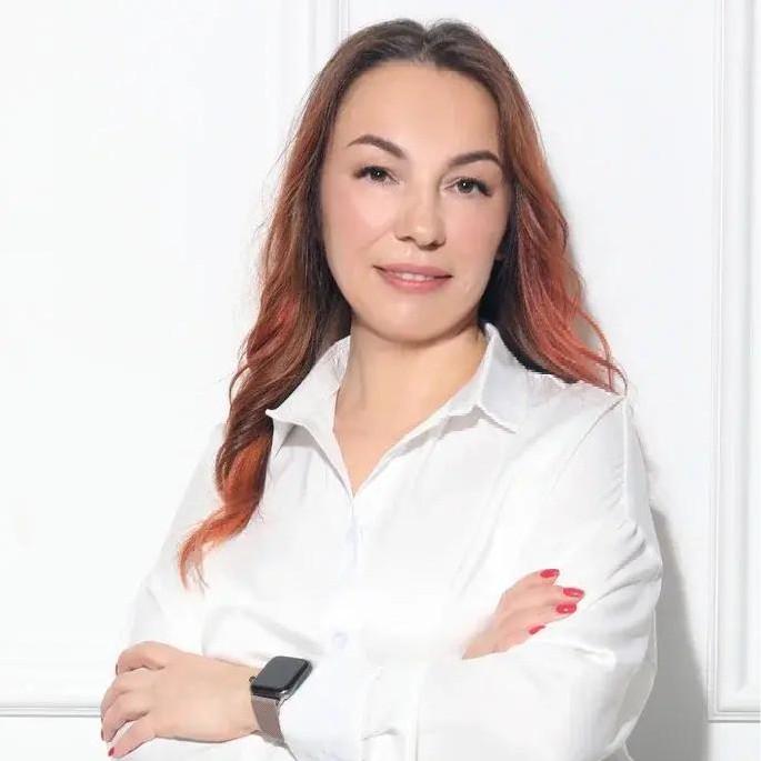 <p>Алена Михайлова</p>