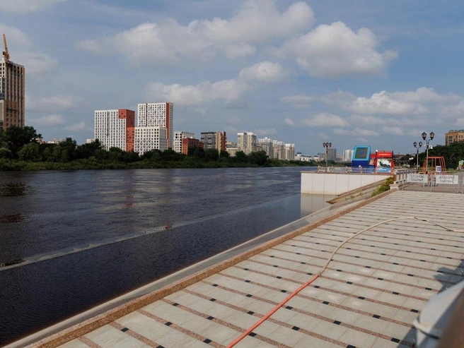 На 13 июля уровень воды в Туре составляет 660 сантиметров — необычно много на фоне обмеления прошлых лет | Источник: Ирина Шарова / 72.RU
