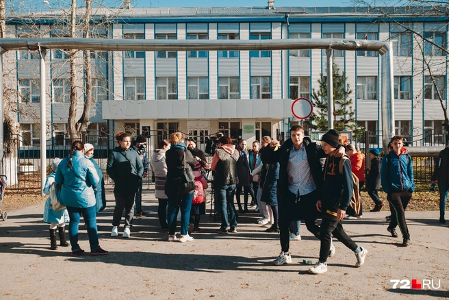 Выпускники могут заработать на экзамене | Источник: Ирина Шарова