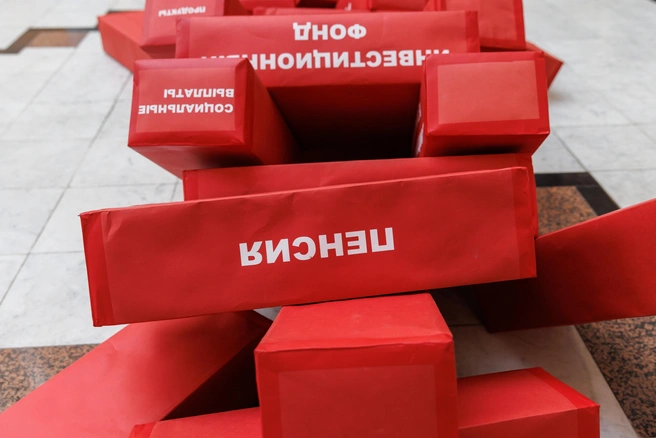 Чтобы получить федеральный статус ветерана труда, одних лет стажа недостаточно — важны награды. На уровне регионов правила уже попроще. | Источник: Алексей Волхонский / V1.RU