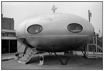 Одна из «тарелок» в Америке, 1970-е | Источник: thefuturohouse.com