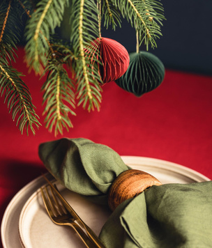 Как украсить салфетки: 7 идей для новогоднего стола