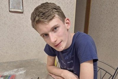 14-летнему петербуржцу с аутизмом нужна реабилитация