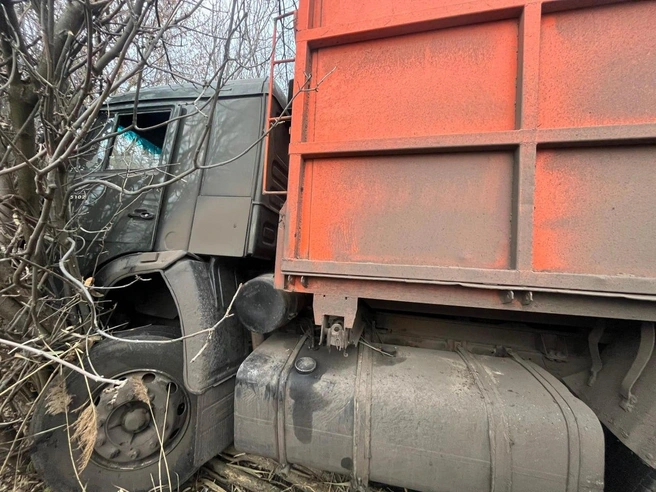 Водителя увезли в больницу | Источник: ГУ МВД России по Воронежской области