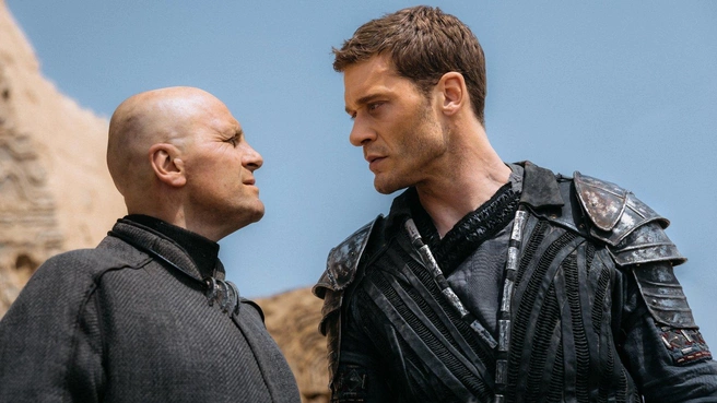 В отзывах зрители шутят, что сериал нужно было назвать «Игрой престолов» (18+) | Источник: кадр из сериала «Трудно быть Богом» (18+), реж. Дмитрий Тюрин, «НМГ Студия» и Team Films, 2026 год