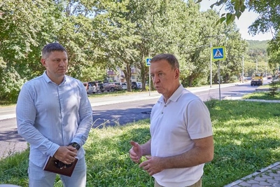 Мэр проверил ремонт улицы Тихоокеанской