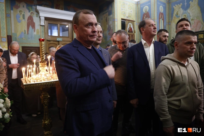 Мэр Алексей Орлов, а чуть правее&nbsp;— бизнесмен Андрей Симановский | Источник: Владислав Лоншаков / E1.RU