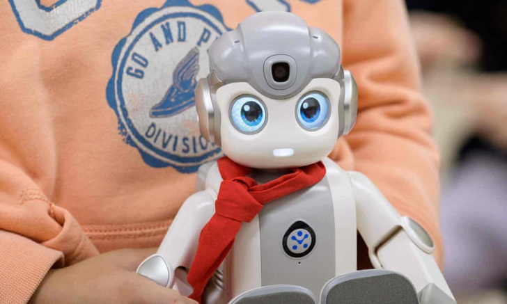 в детских садах работают роботы-воспитатели