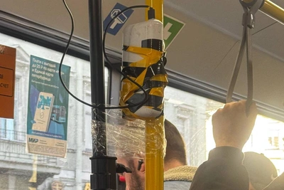 Камеры на скотче в петербургских автобусах