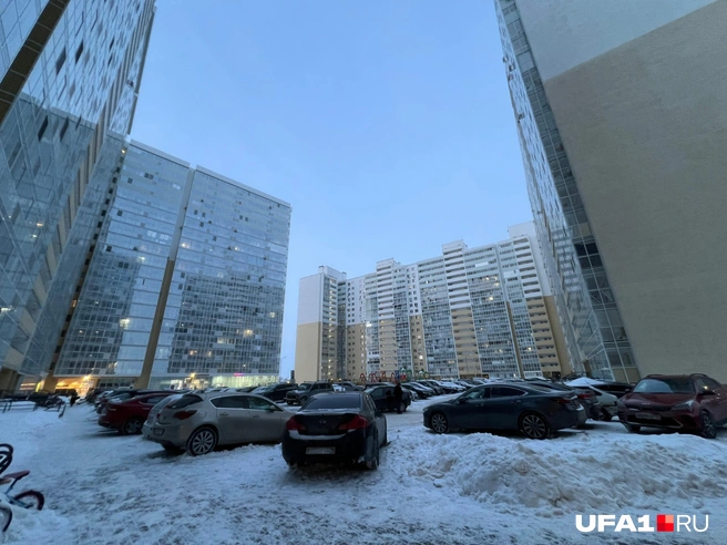 Двор обычной новостройки | Источник: Андрей Бирюков / UFA1.RU