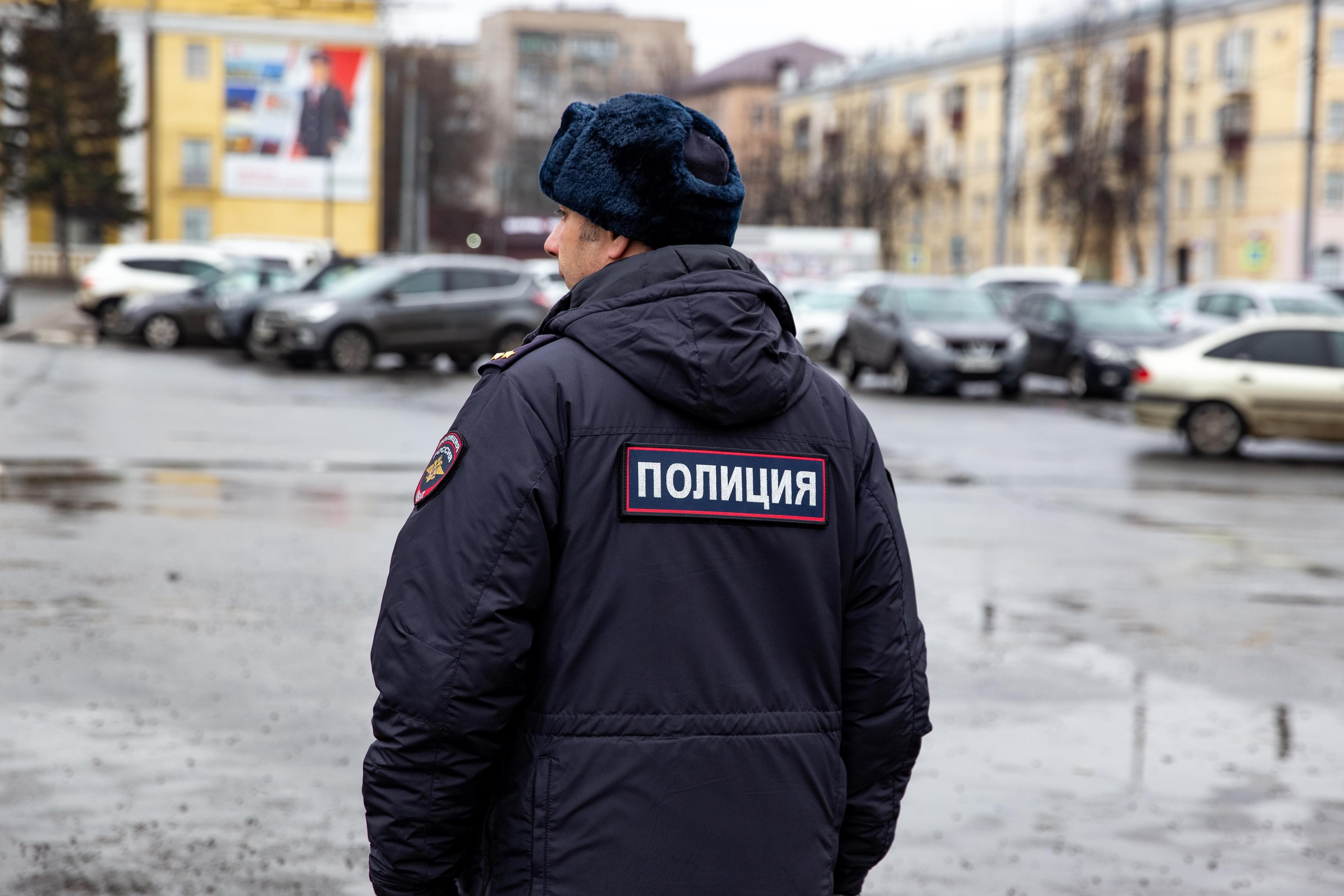 Мужчину, его возлюбленную и ребенка нашли мертвыми в квартире в Челябинске, другие дети смогли спас…