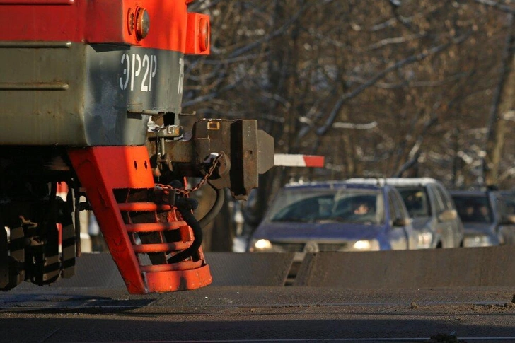 Заглох в неподходящий момент: поезд протаранил автобус в Ярославской области, убив 8 человек