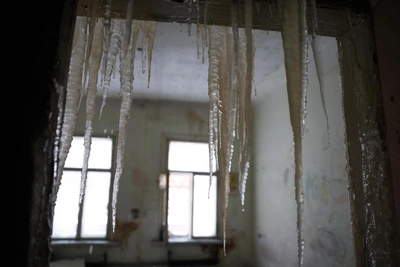 Рязанцы требуют убрать опасные сосульки в центре