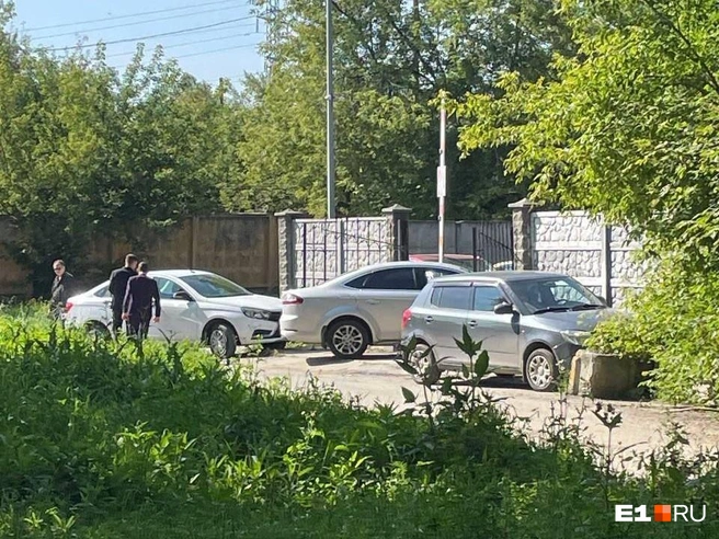 У офиса Старокожева работали силовики | Источник: читательница E1.RU