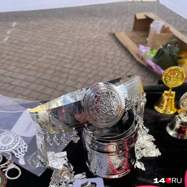 Якутское бастынга и браслеты | Источник: Надежда Ефимова / 14.RU