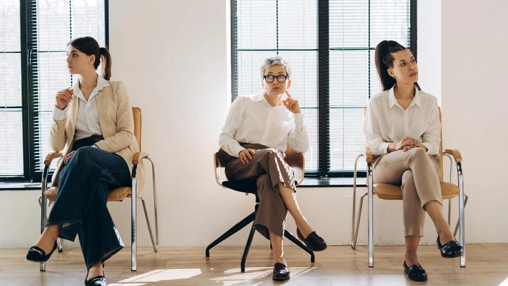 4 карьерные стратегии, которые помогут находить работу после 40 лет | Источник: AYO Production/Shutterstock/Fotodom.ru