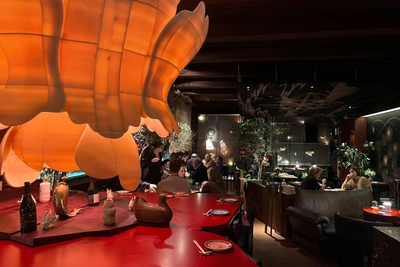 Self Edge Chinois Serves High-End Duck in St. Petersburg