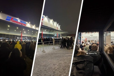 Long Queue Forms at Yaroslavl Arena for Leningrad Concert