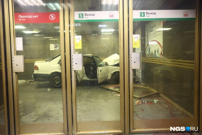 По данным «АСТ-54» в инциденте никто не пострадал | Источник: Александр Ощепков / NGS.RU